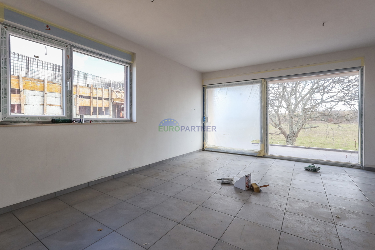 Moderno stanovanje s 3 spalnicami, Poreč, 4 km od morja