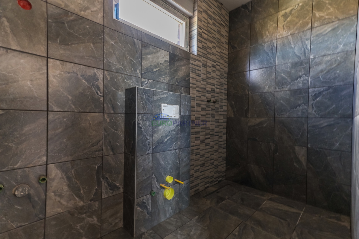 Moderno stanovanje s 3 spalnicami, Poreč, 4 km od morja