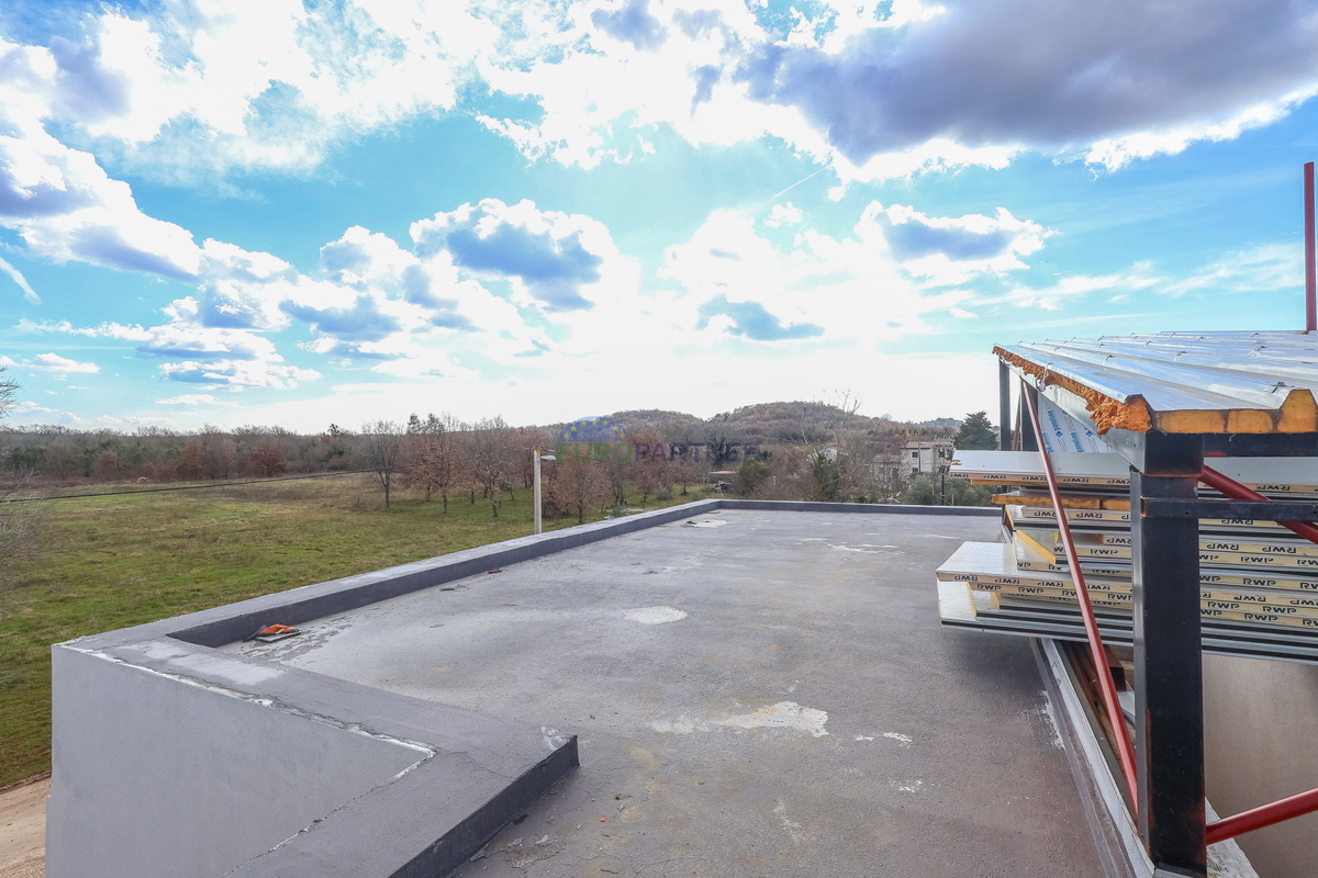 Moderno stanovanje s 3 spalnicami, Poreč, 4 km od morja