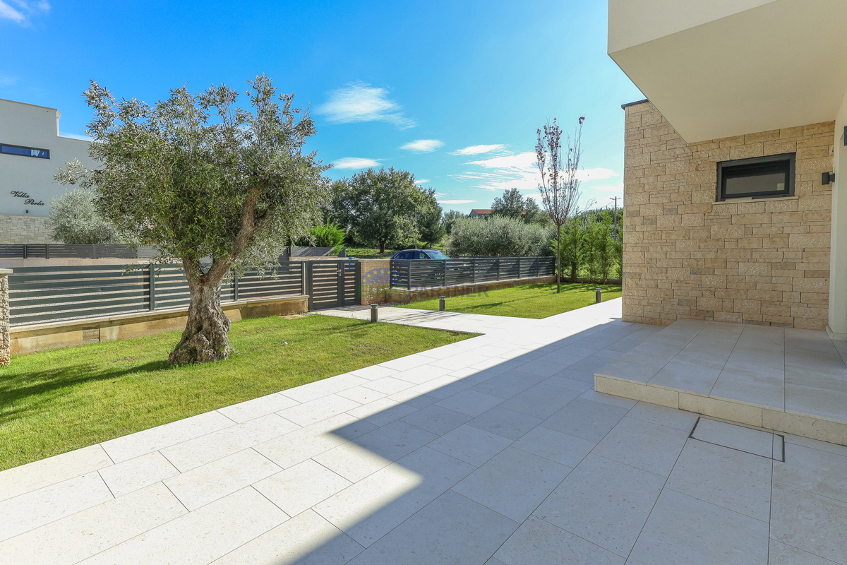 Samostojna luksuzna vila s pogledom na morje