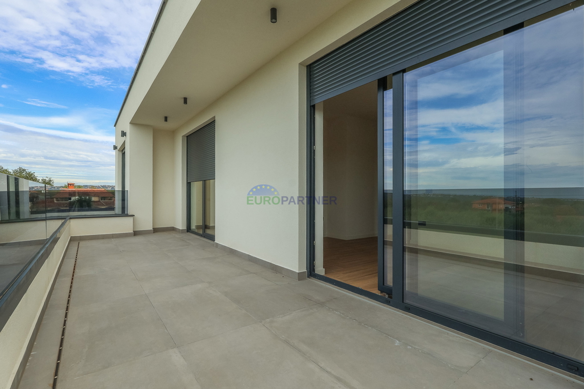 Samostojna luksuzna vila s pogledom na morje