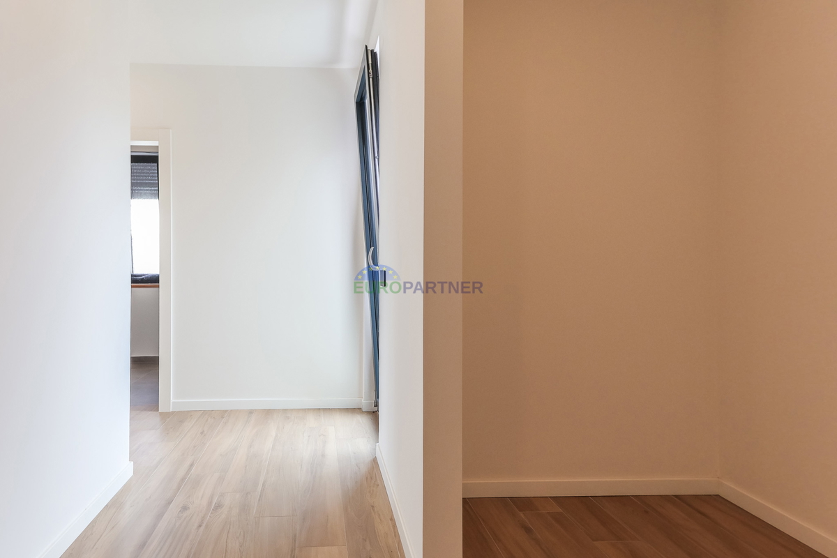 Samostojna luksuzna vila s pogledom na morje