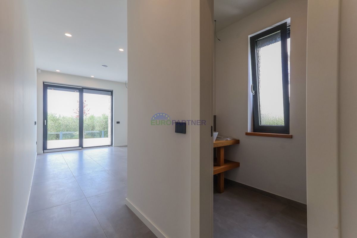 Samostojna luksuzna vila s pogledom na morje