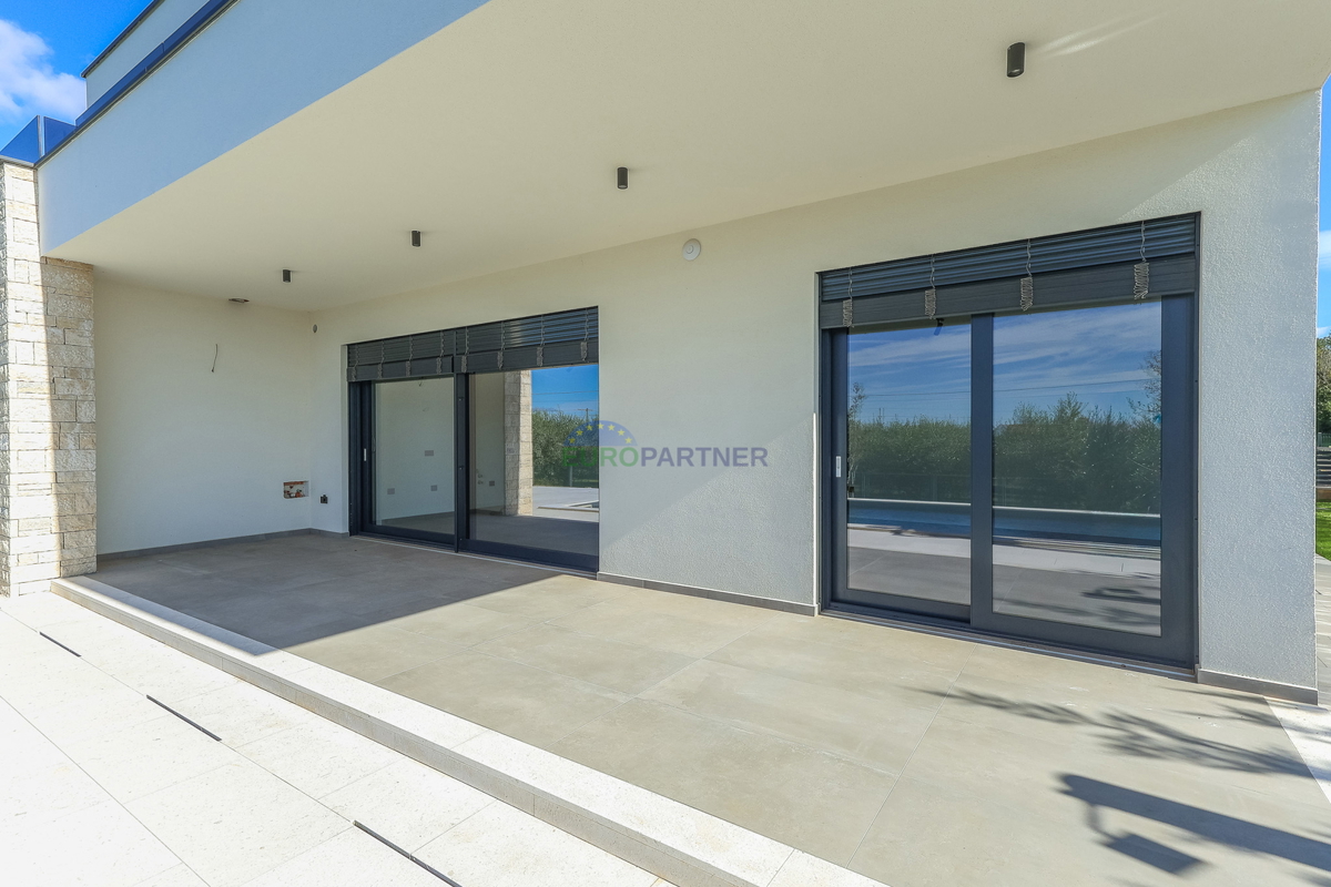 Samostojna luksuzna vila s pogledom na morje