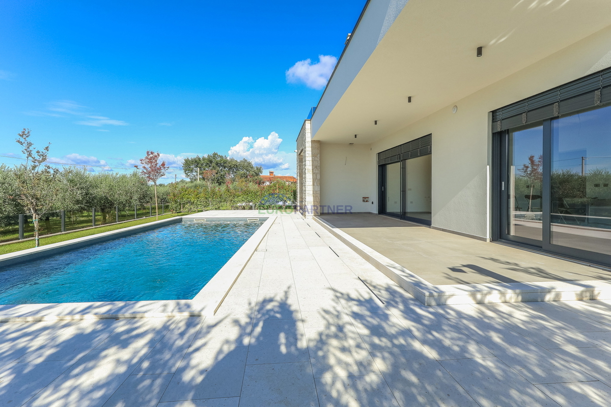 Samostojna luksuzna vila s pogledom na morje