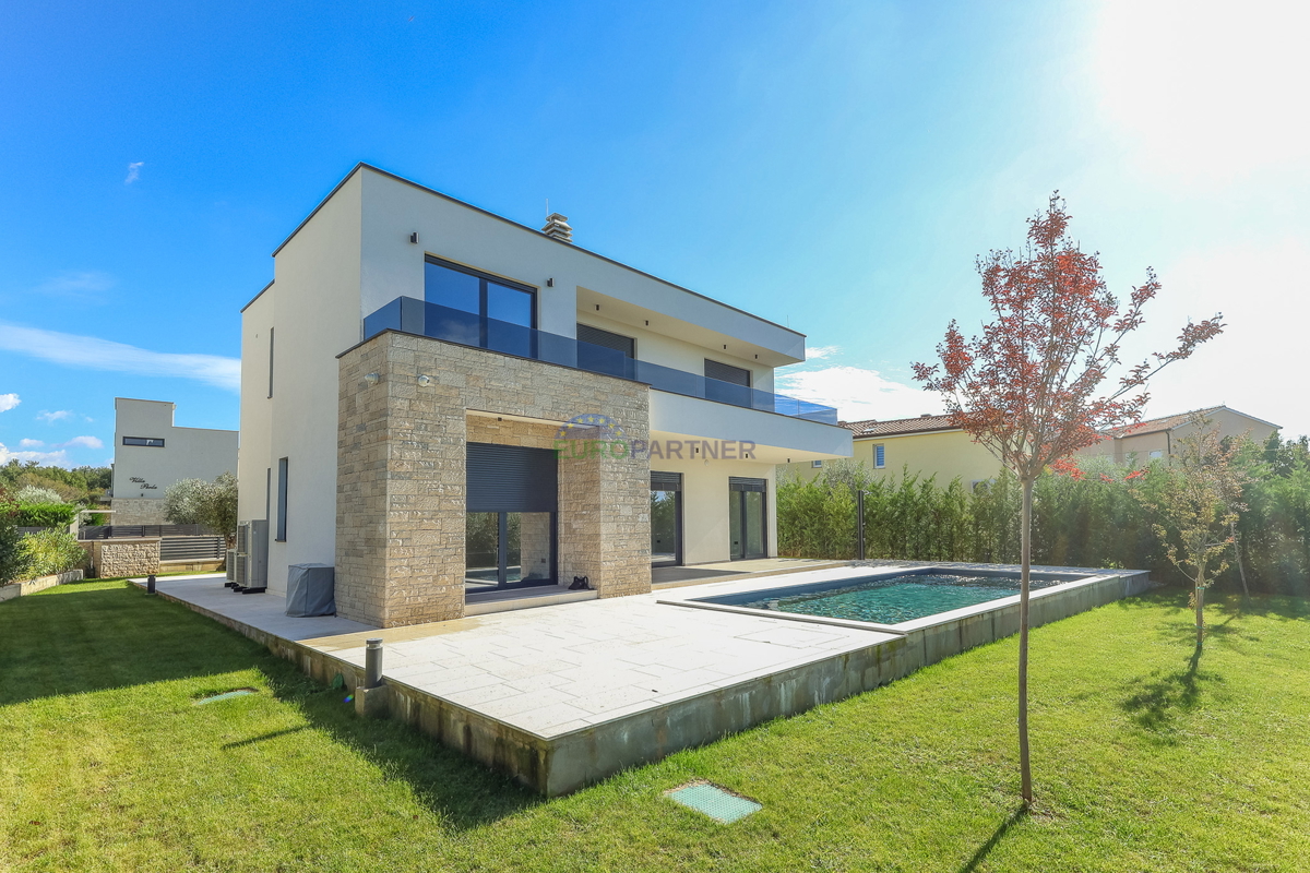 Samostojna luksuzna vila s pogledom na morje