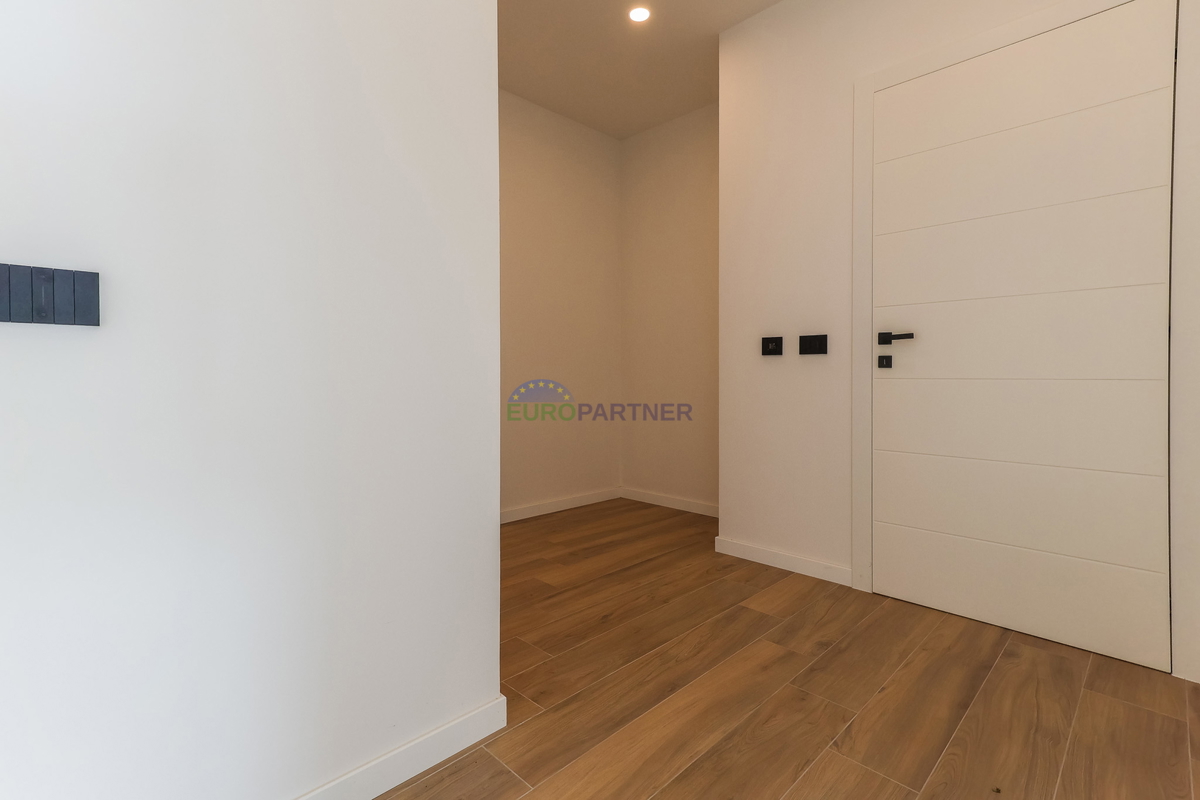 Samostojna luksuzna vila s pogledom na morje