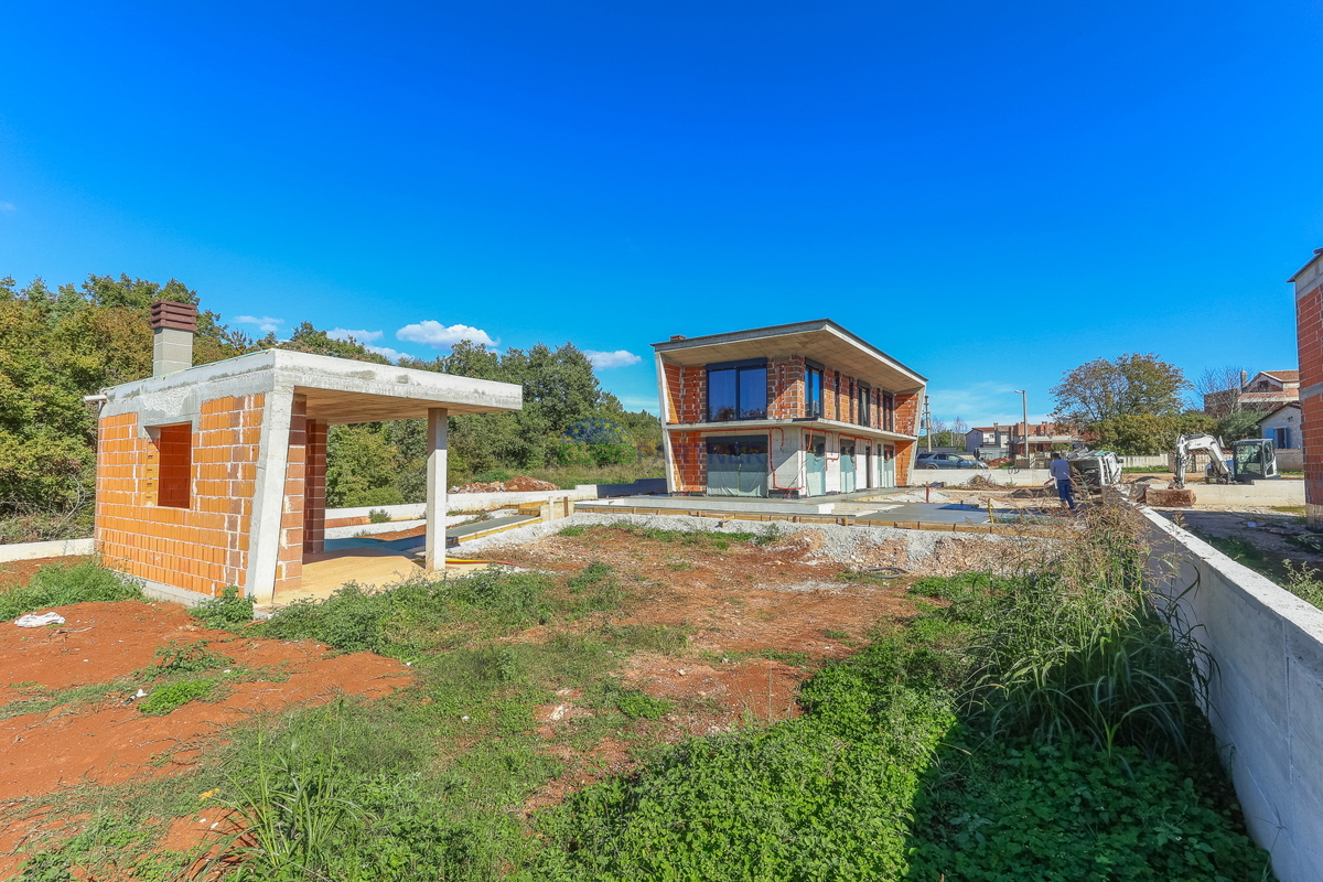 &quot;Villa Black Beauty&quot; čaka na svojega novega lastnika, zgrajena po metodi gradnje &quot;ključ v roke&quot;.