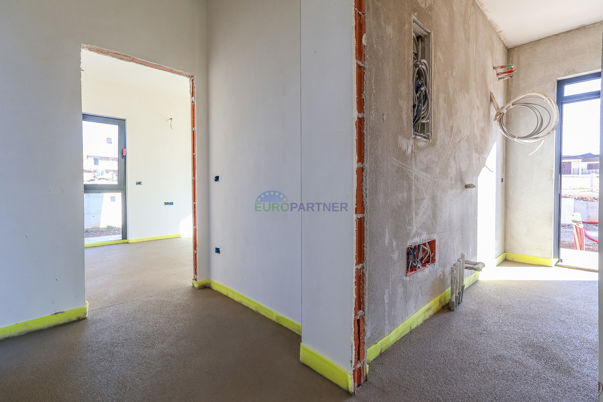 "Villa Black Beauty" čaka na svojega novega lastnika, zgrajena po metodi gradnje "ključ v roke".