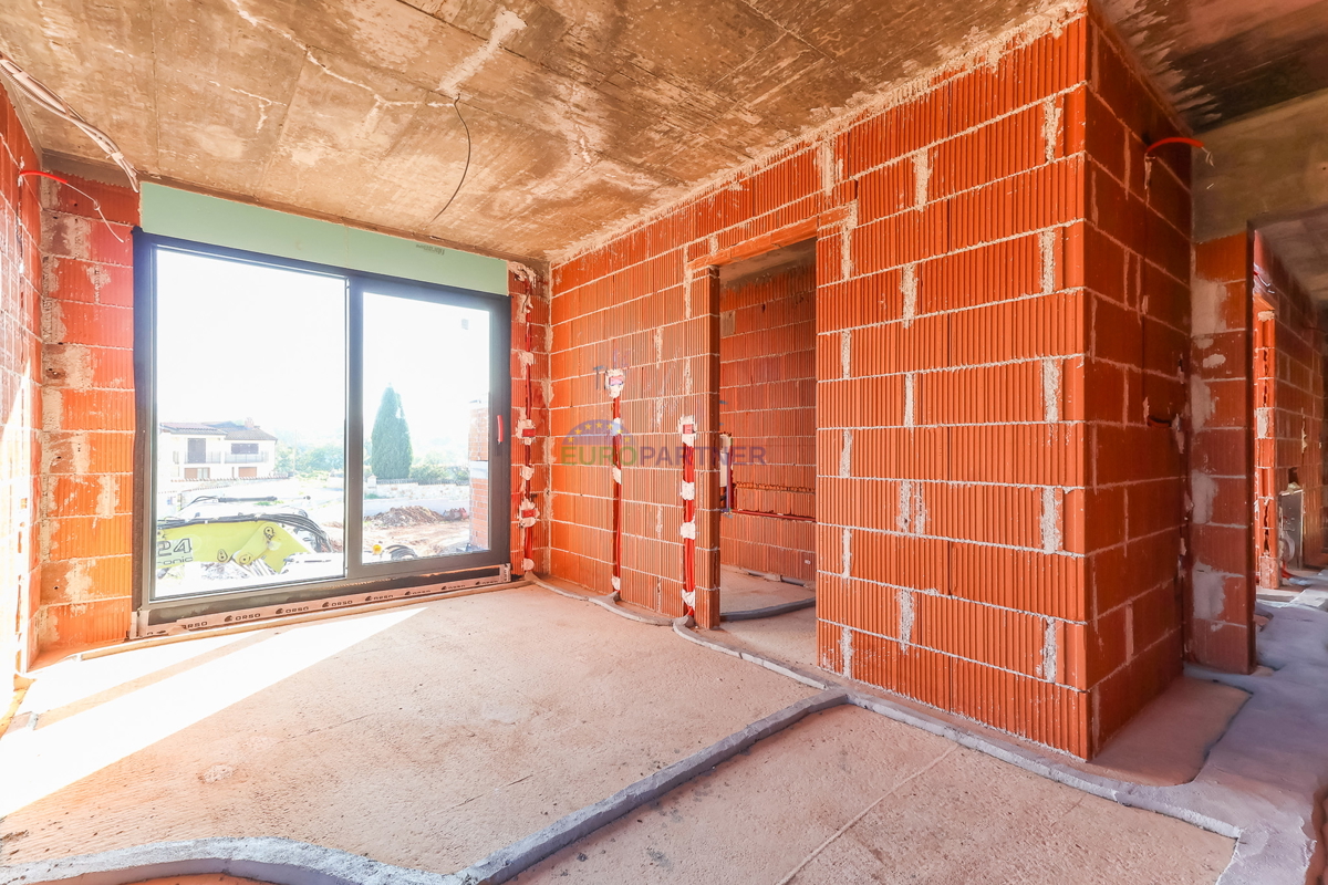 "Villa Black Beauty" čaka na svojega novega lastnika, zgrajena po metodi gradnje "ključ v roke".