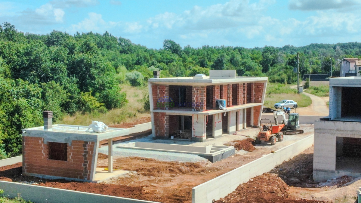 &quot;Villa Black Beauty&quot; čaka na svojega novega lastnika, zgrajena po metodi gradnje &quot;ključ v roke&quot;.