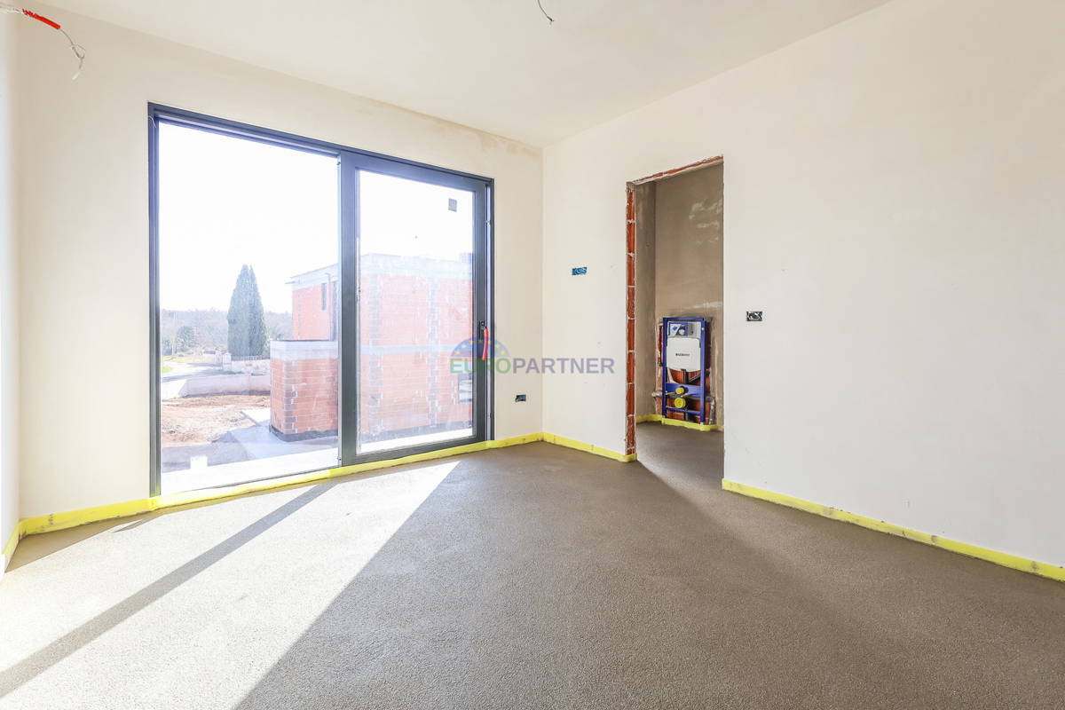 "Villa Black Beauty" čaka na svojega novega lastnika, zgrajena po metodi gradnje "ključ v roke".