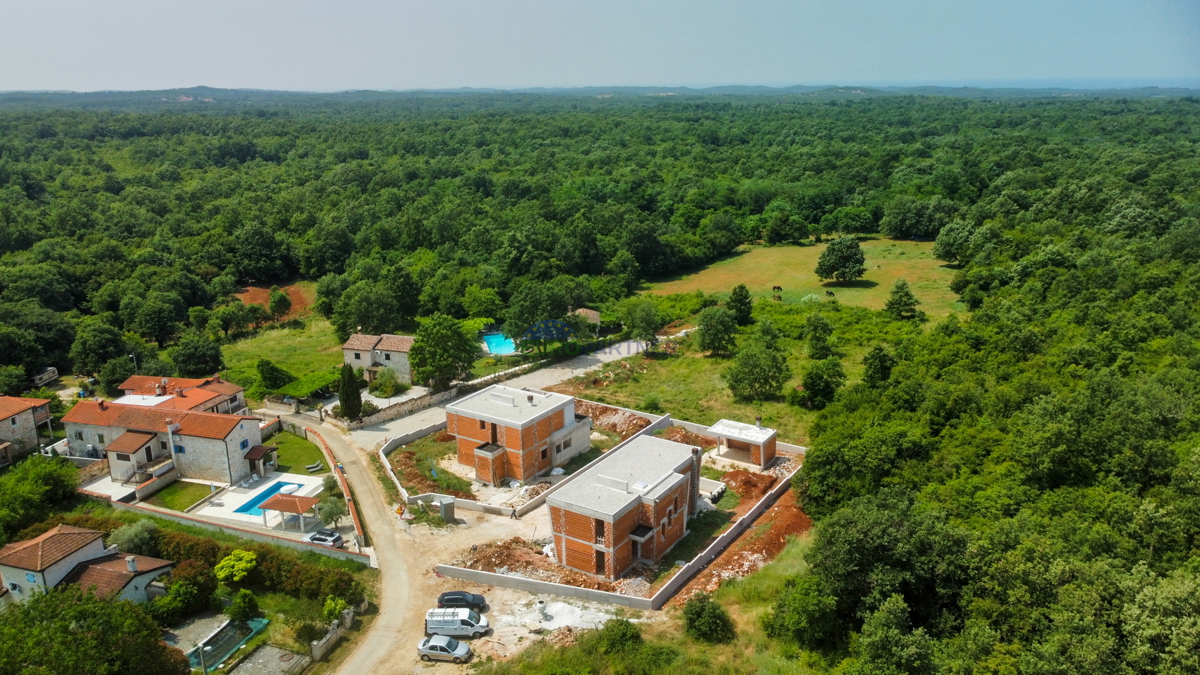 &quot;Villa Black Beauty&quot; čaka na svojega novega lastnika, zgrajena po metodi gradnje &quot;ključ v roke&quot;.
