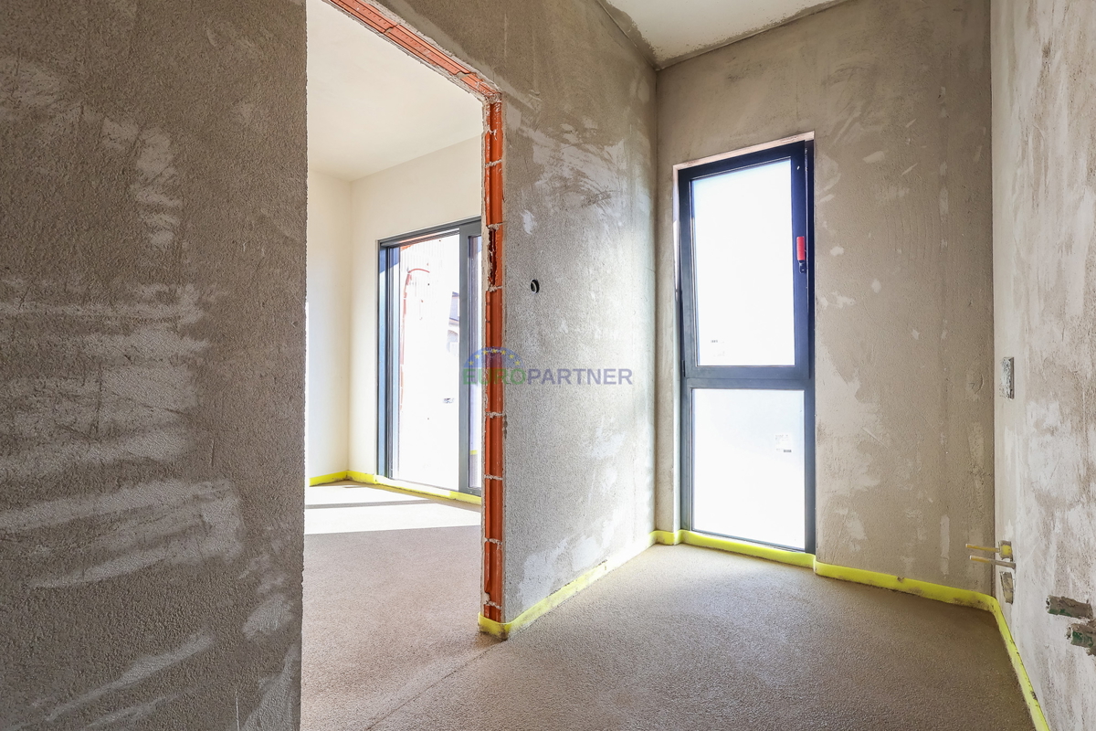 "Villa Black Beauty" čaka na svojega novega lastnika, zgrajena po metodi gradnje "ključ v roke".