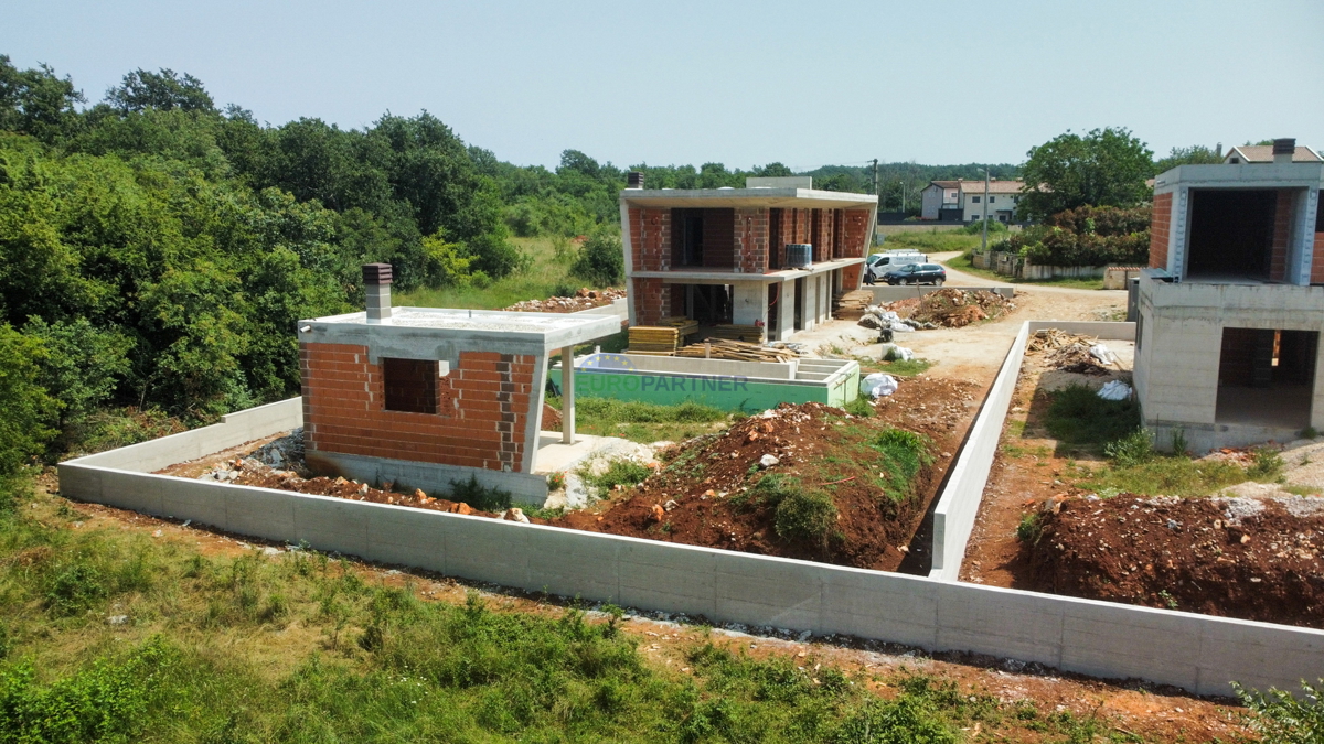 &quot;Villa Black Beauty&quot; čaka na svojega novega lastnika, zgrajena po metodi gradnje &quot;ključ v roke&quot;.