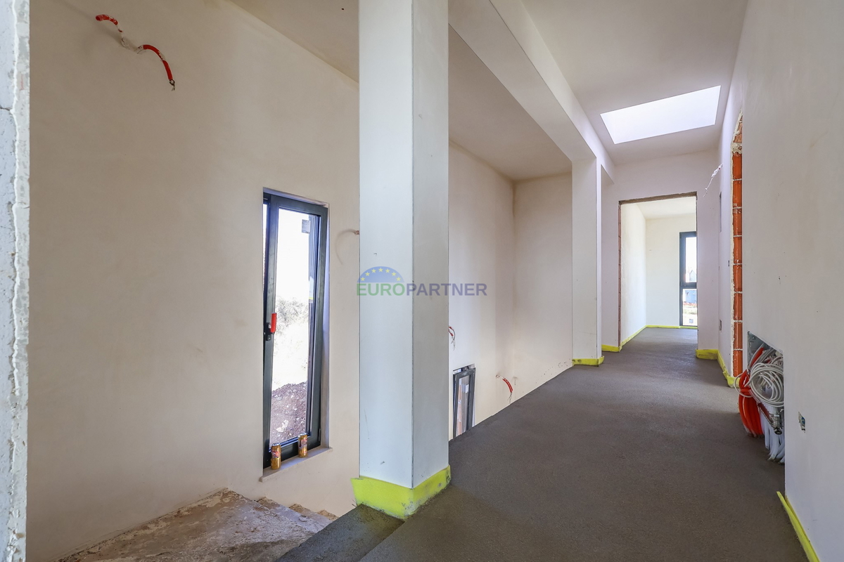 "Villa Black Beauty" čaka na svojega novega lastnika, zgrajena po metodi gradnje "ključ v roke".