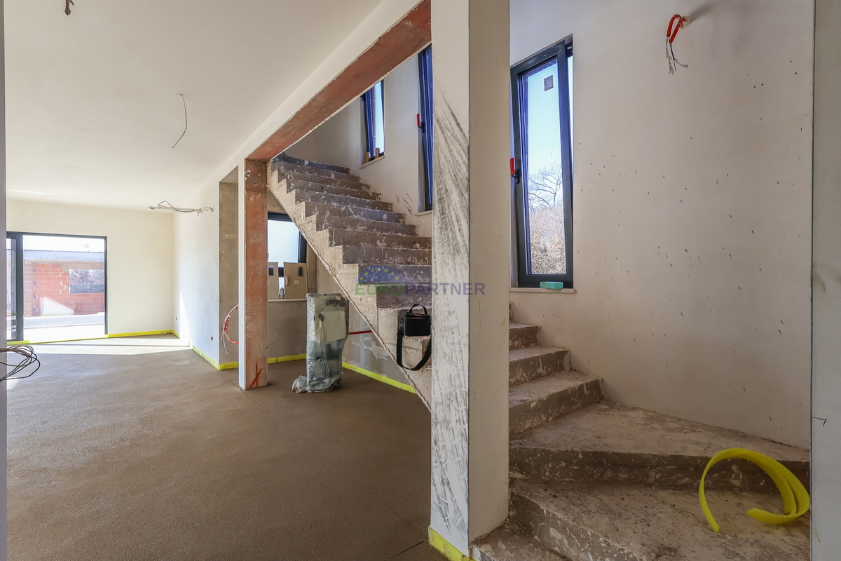 "Villa Black Beauty" čaka na svojega novega lastnika, zgrajena po metodi gradnje "ključ v roke".