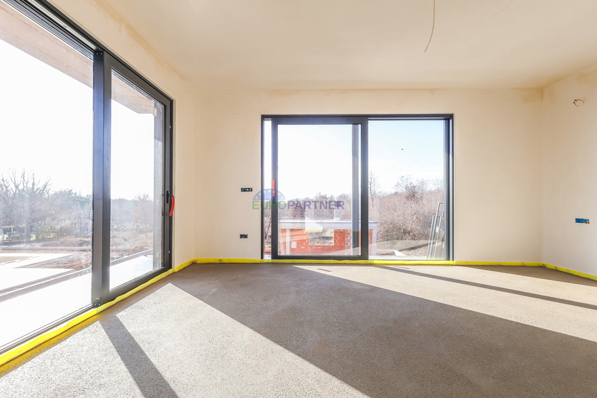 "Villa Black Beauty" čaka na svojega novega lastnika, zgrajena po metodi gradnje "ključ v roke".