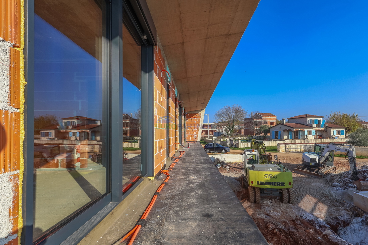 "Villa Black Beauty" čaka na svojega novega lastnika, zgrajena po metodi gradnje "ključ v roke".