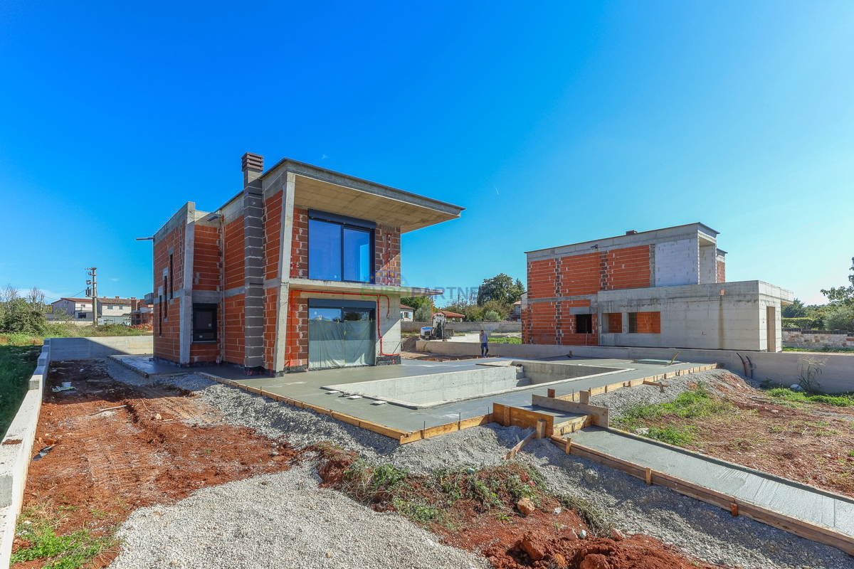 &quot;Villa Black Beauty&quot; čaka na svojega novega lastnika, zgrajena po metodi gradnje &quot;ključ v roke&quot;.