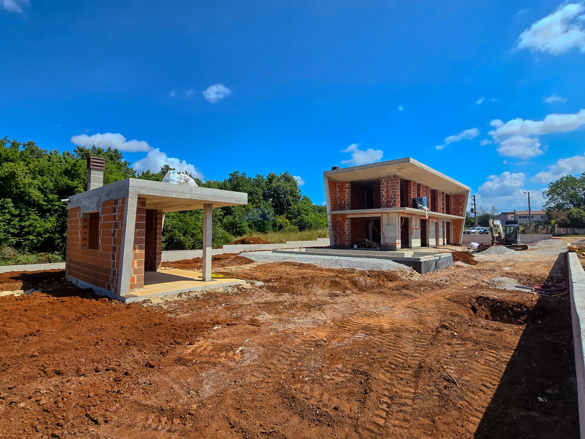 &quot;Villa Black Beauty&quot; čaka na svojega novega lastnika, zgrajena po metodi gradnje &quot;ključ v roke&quot;.
