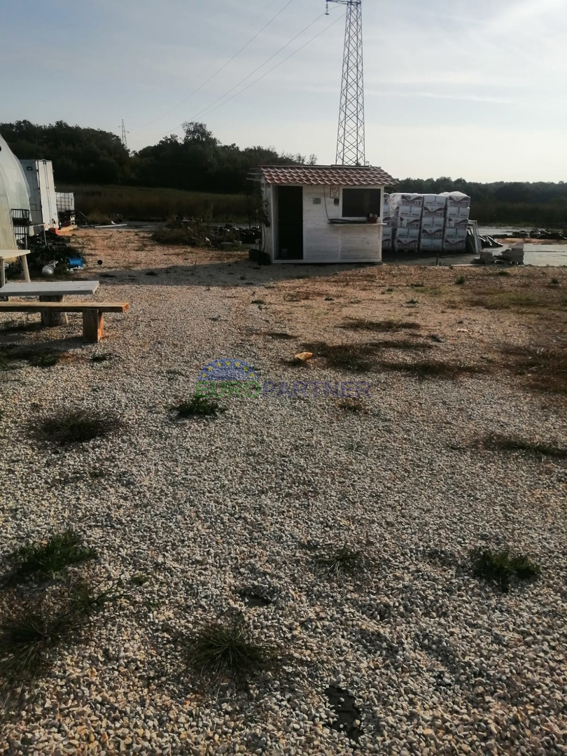 Istra, Poreč, ograjeno kmetijsko zemljišče