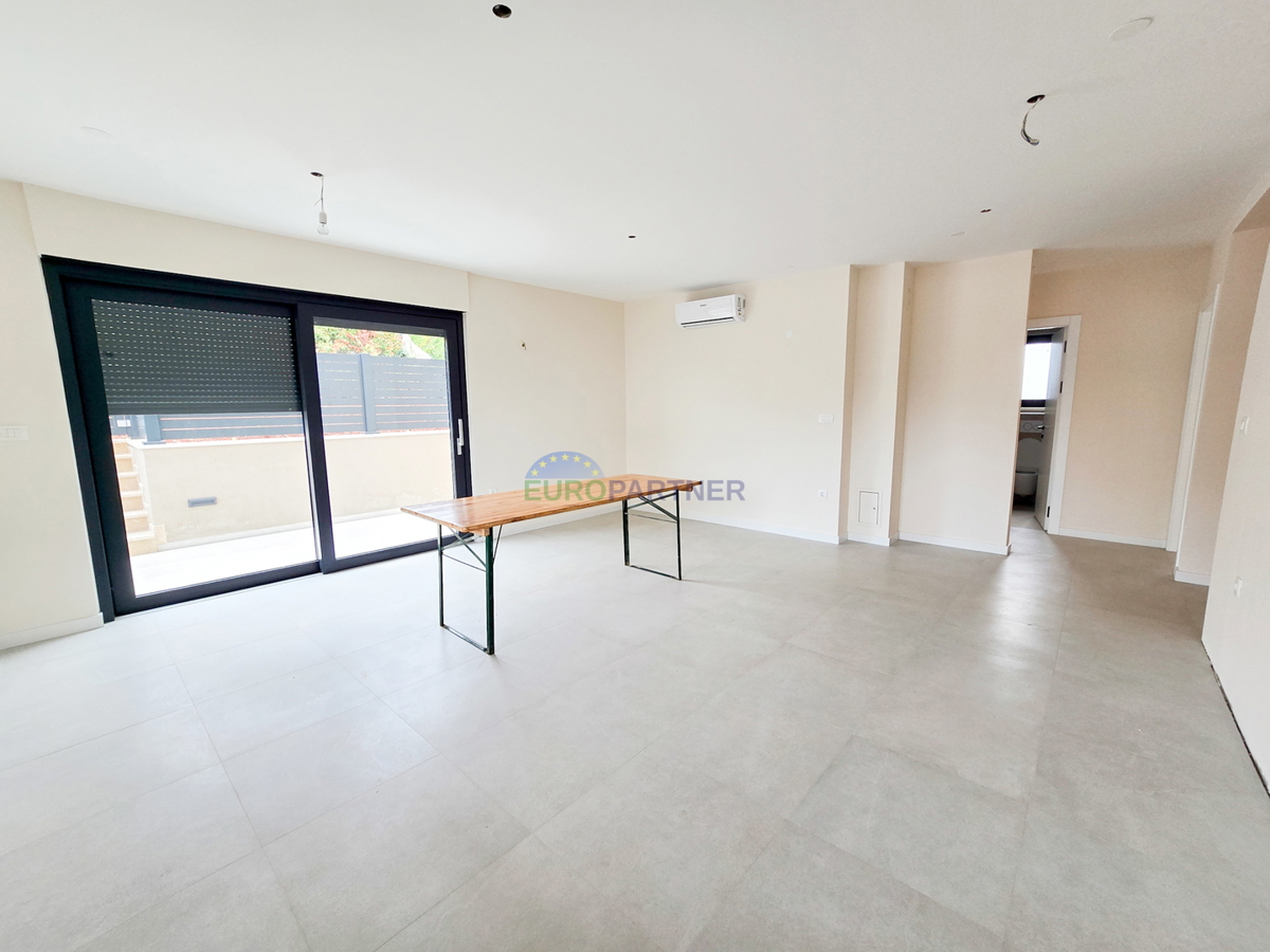 Apartma v pritličju z vrtom, Vabriga, Istra