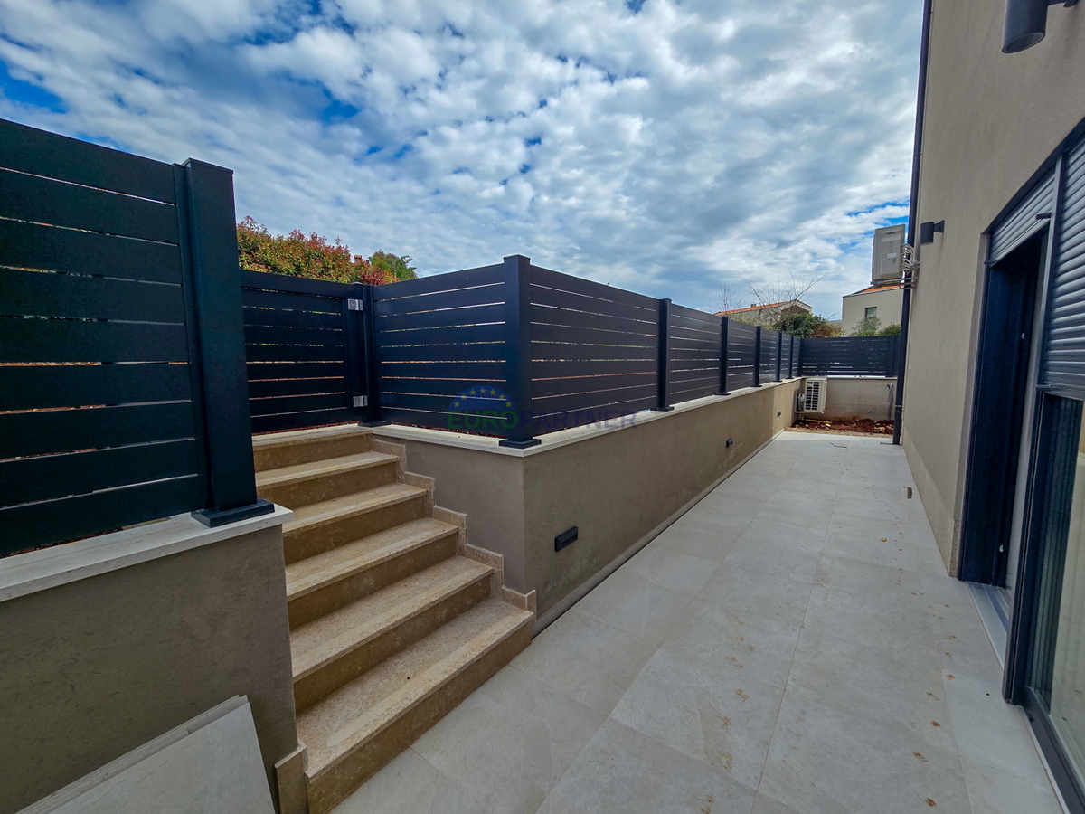 Apartma v pritličju z vrtom, Vabriga, Istra