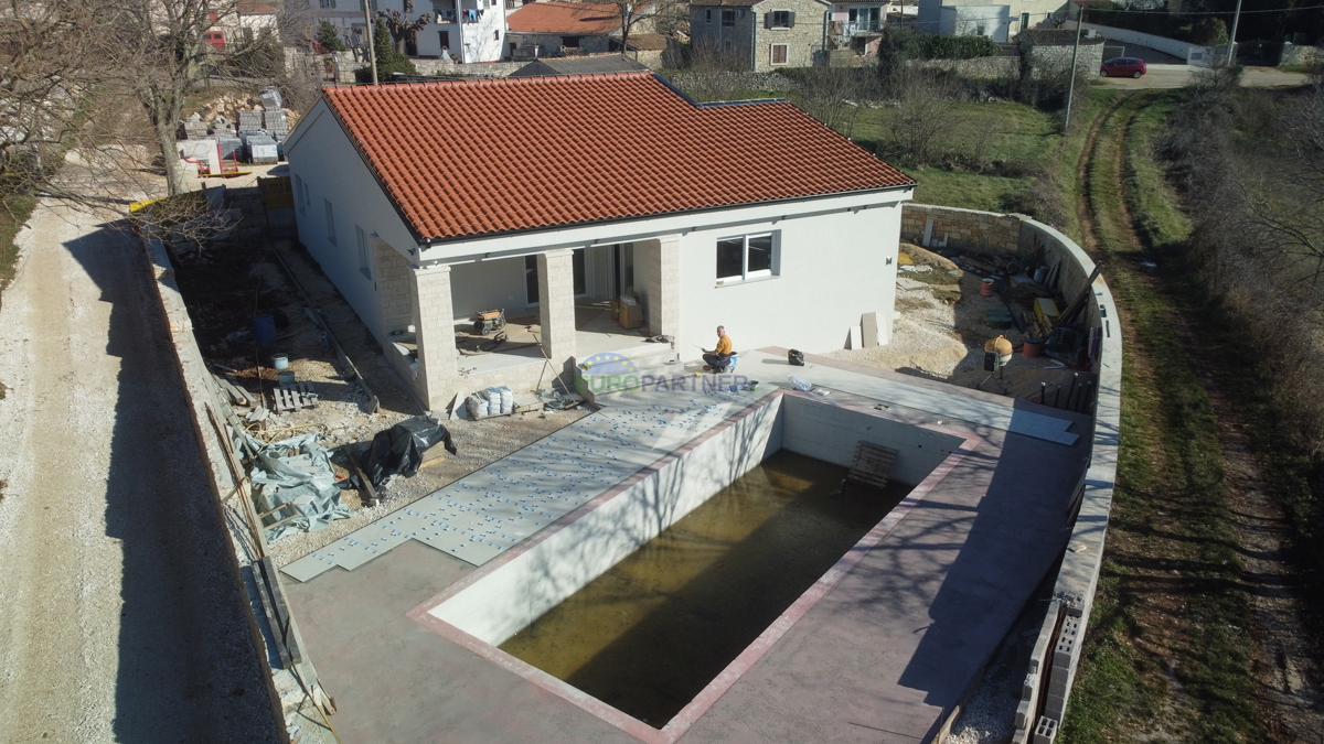 Istra, Rovinj, čudovita pritlična hiša s bazenom v okolici Rovinja