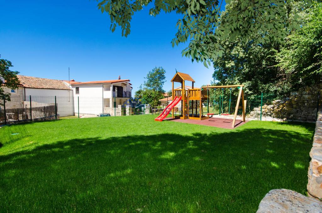 Istra, kamnita hiša v okolici Rovinja