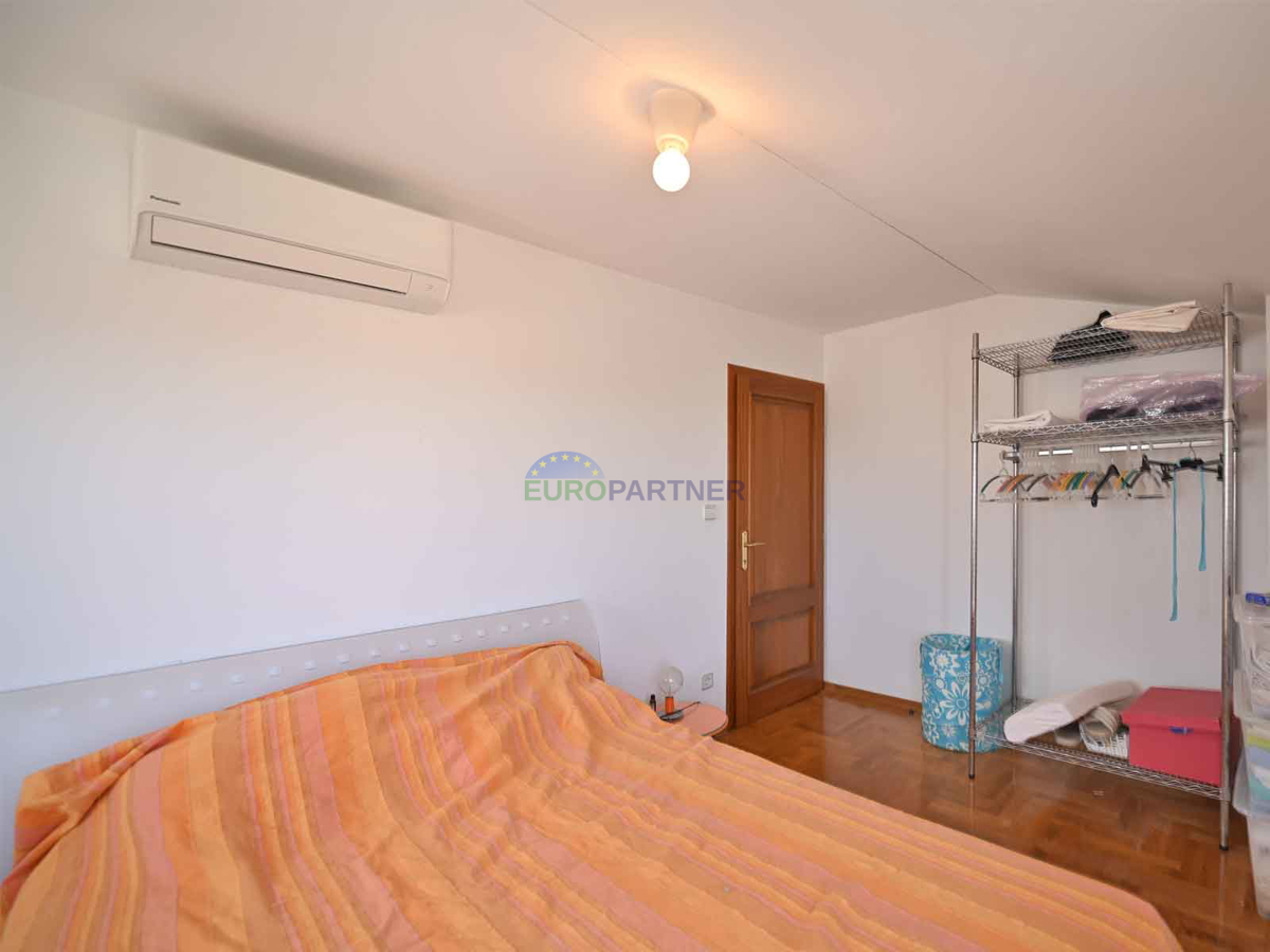 Poreč, stanovanje z razgledom na morje - 1 km od plaže