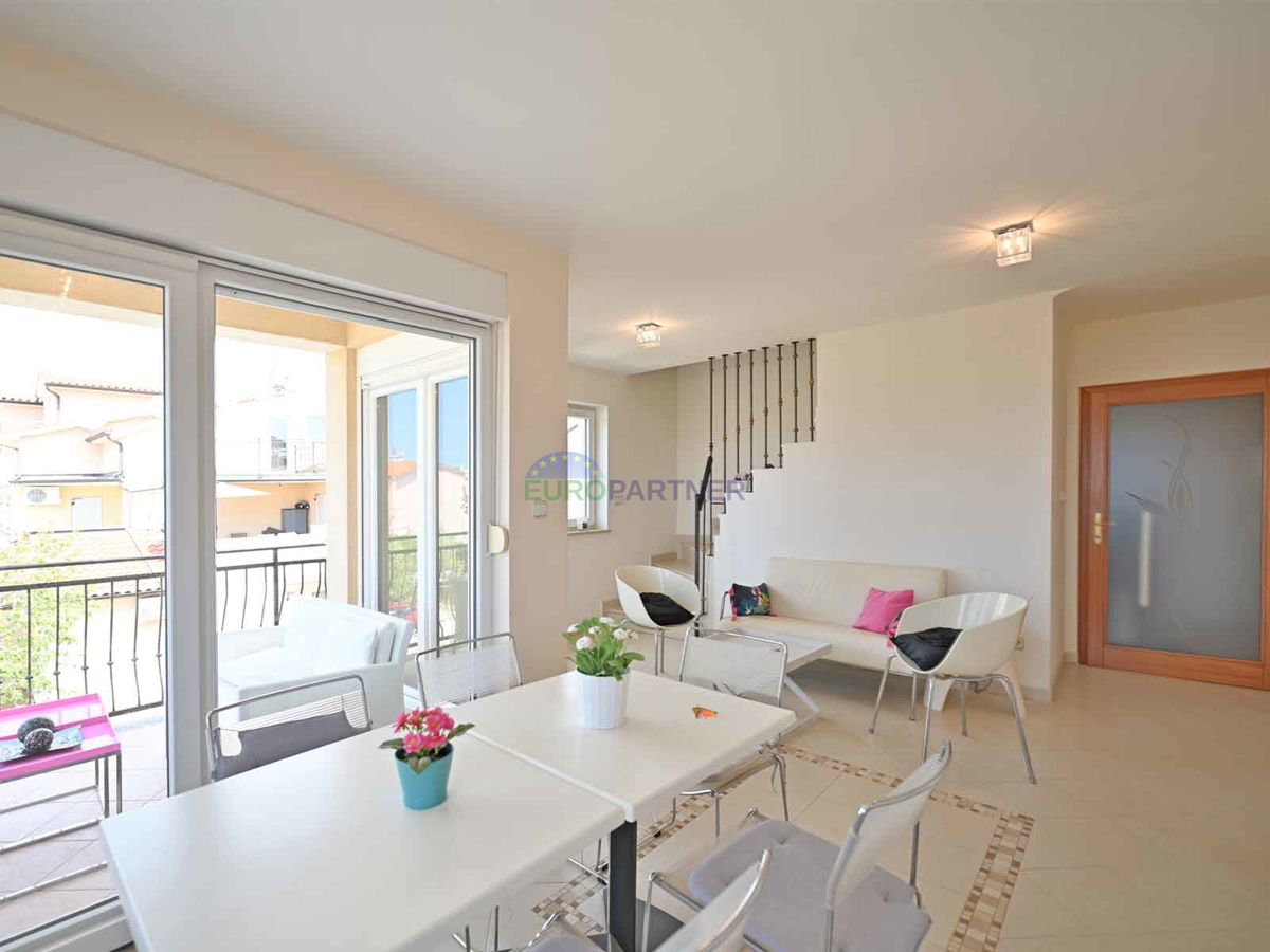 Poreč, stanovanje z razgledom na morje - 1 km od plaže