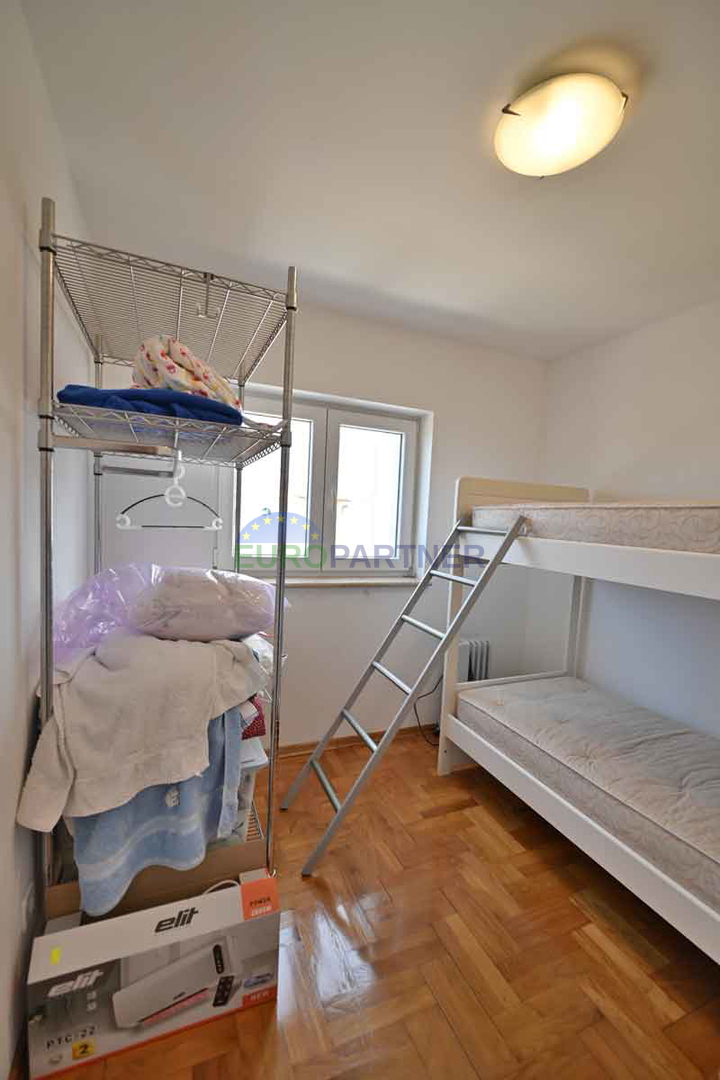 Poreč, stanovanje z razgledom na morje - 1 km od plaže