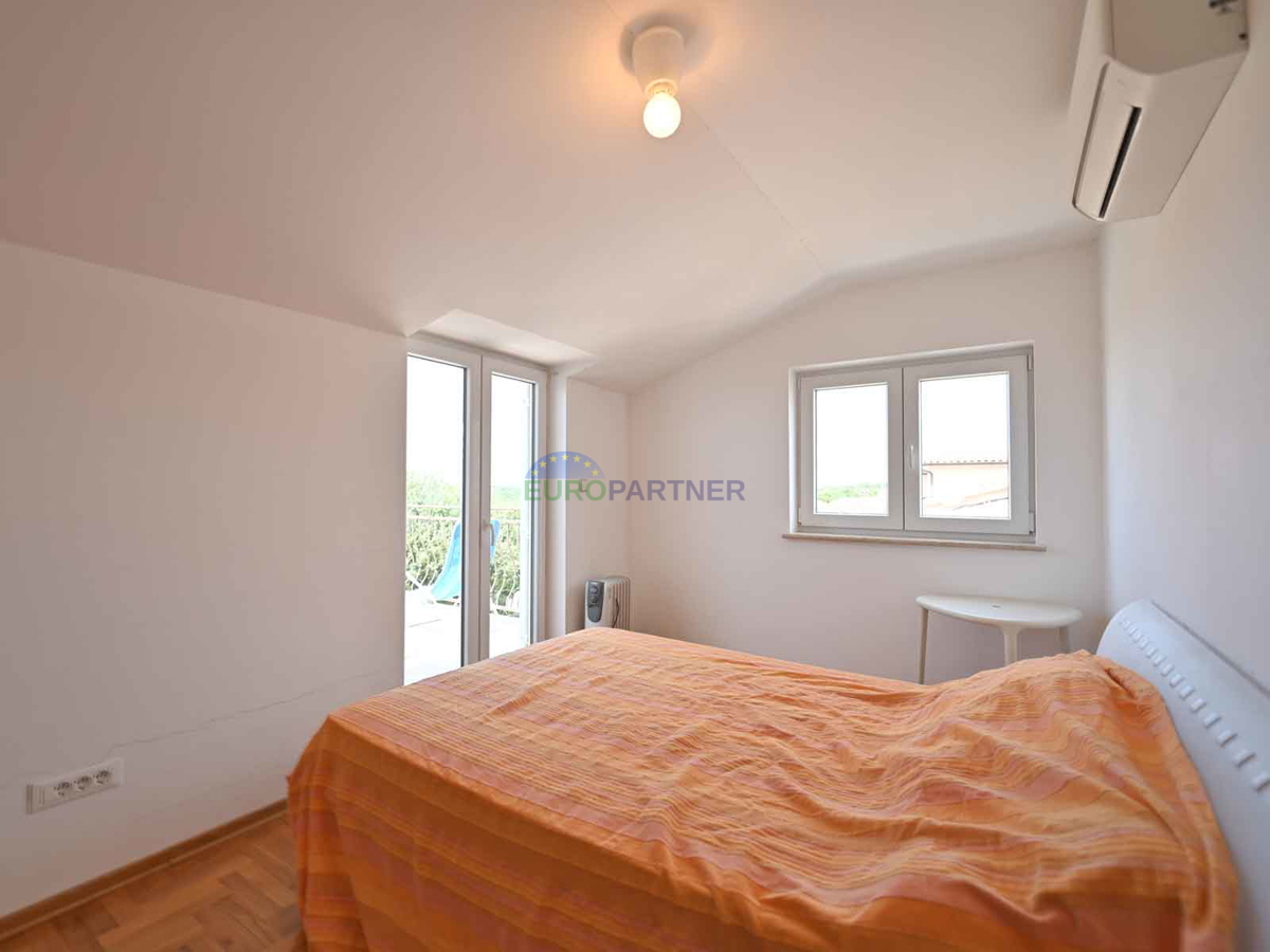 Poreč, stanovanje z razgledom na morje - 1 km od plaže