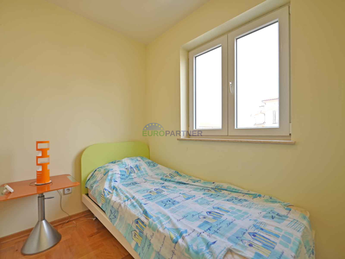 Poreč, stanovanje z razgledom na morje - 1 km od plaže