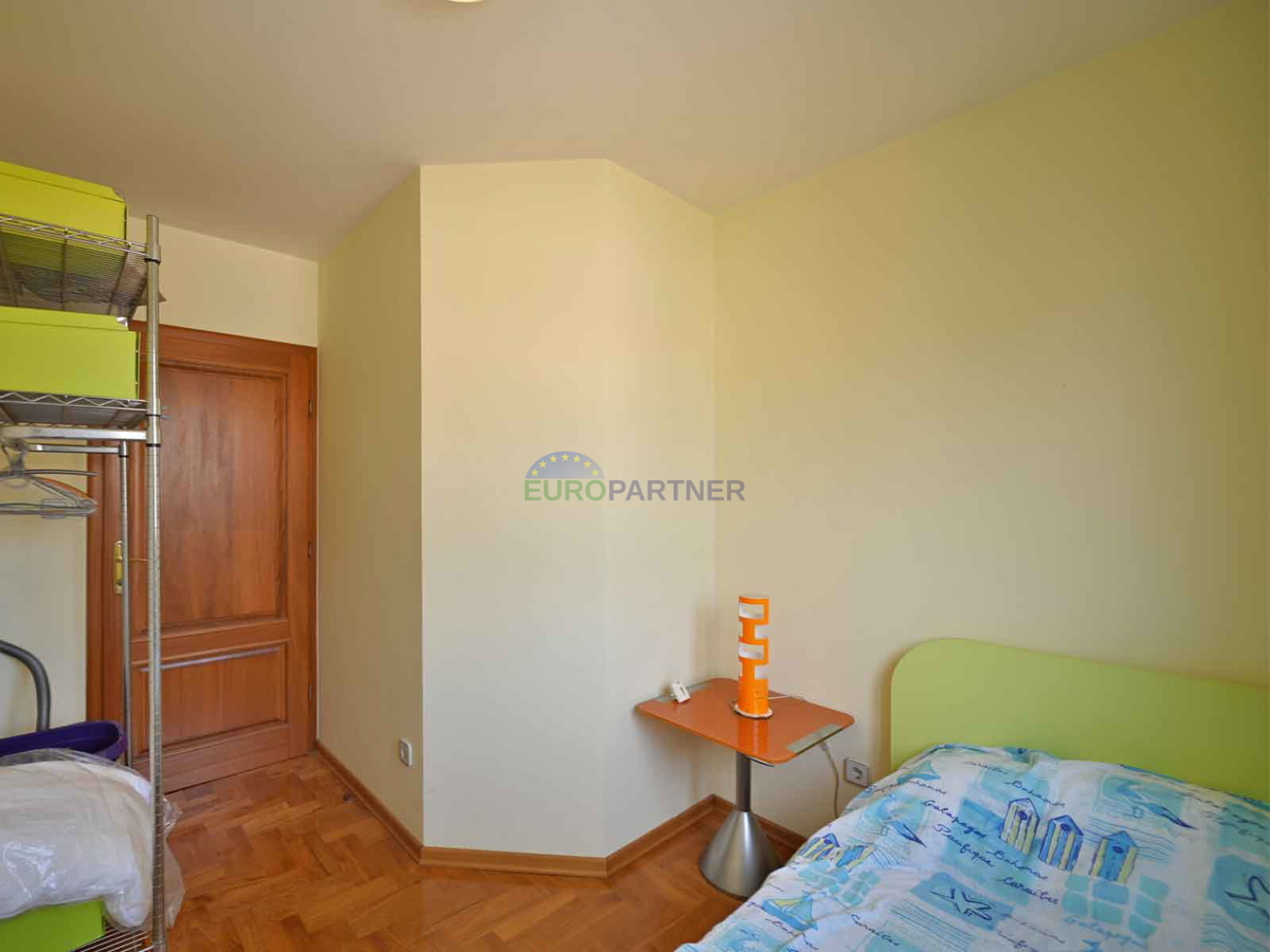 Poreč, stanovanje z razgledom na morje - 1 km od plaže