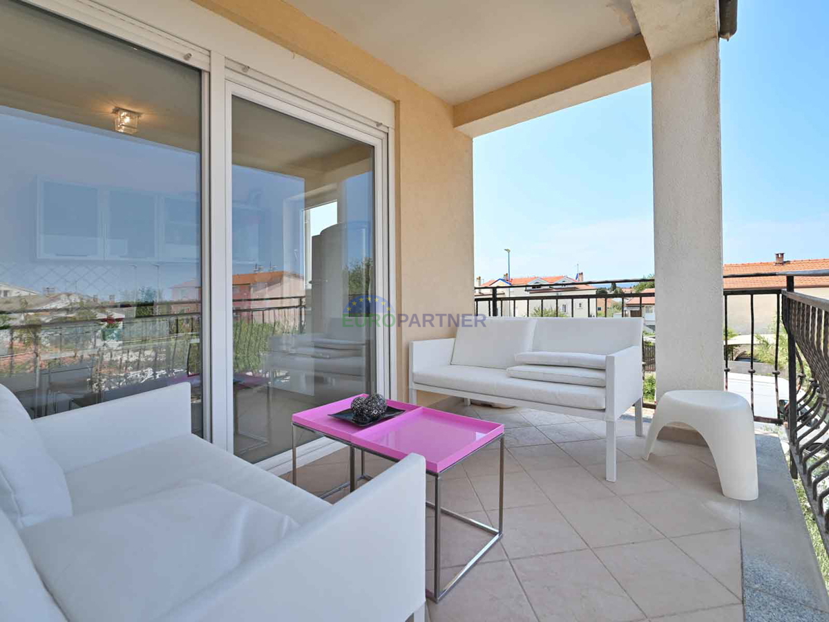 Poreč, stanovanje z razgledom na morje - 1 km od plaže