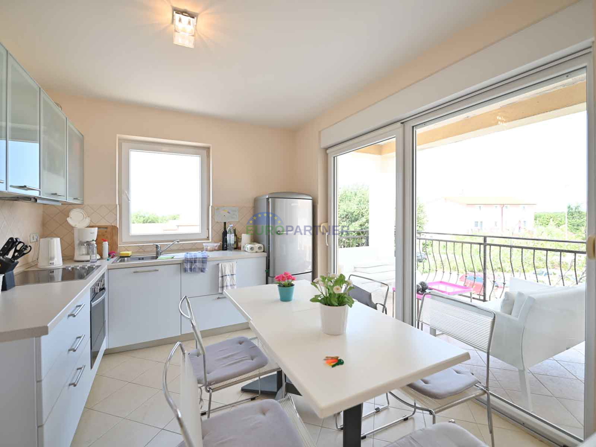 Poreč, stanovanje z razgledom na morje - 1 km od plaže