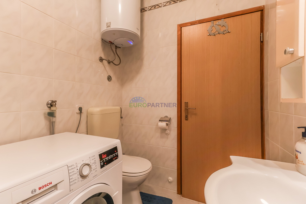 Samostojna hiša s štirimi stanovanji, Funtana