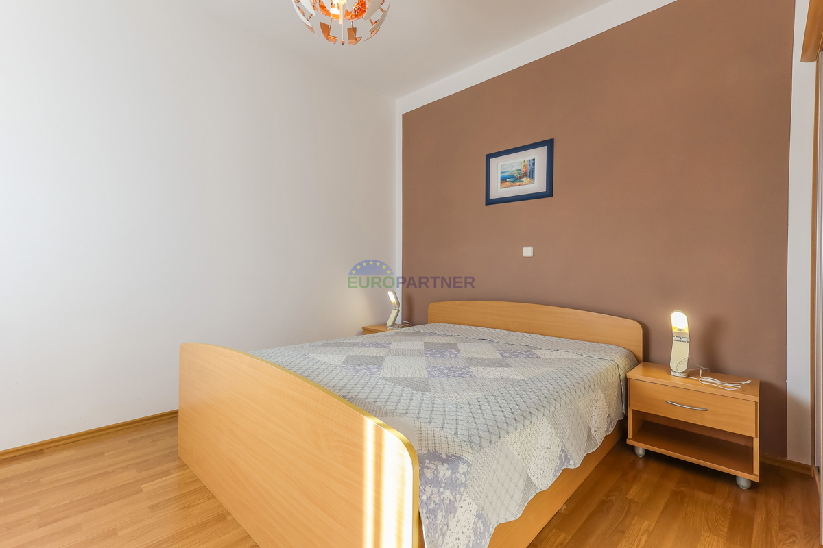 Samostojna hiša s štirimi stanovanji, Funtana