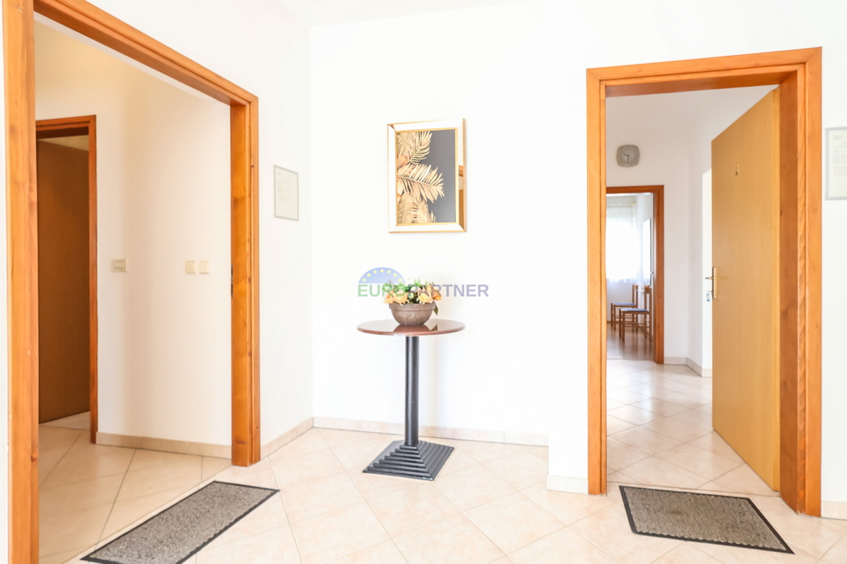 Samostojna hiša s štirimi stanovanji, Funtana