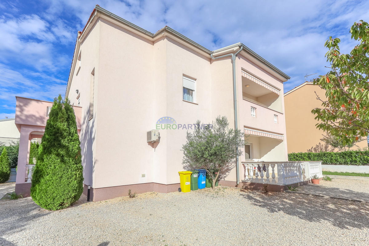 Samostojna hiša s štirimi stanovanji, Funtana