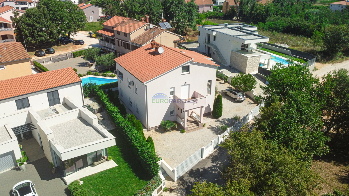 Samostojna hiša s štirimi stanovanji, Funtana