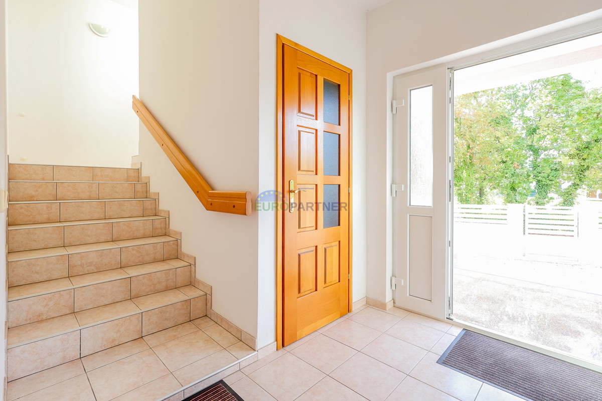 Samostojna hiša s štirimi stanovanji, Funtana