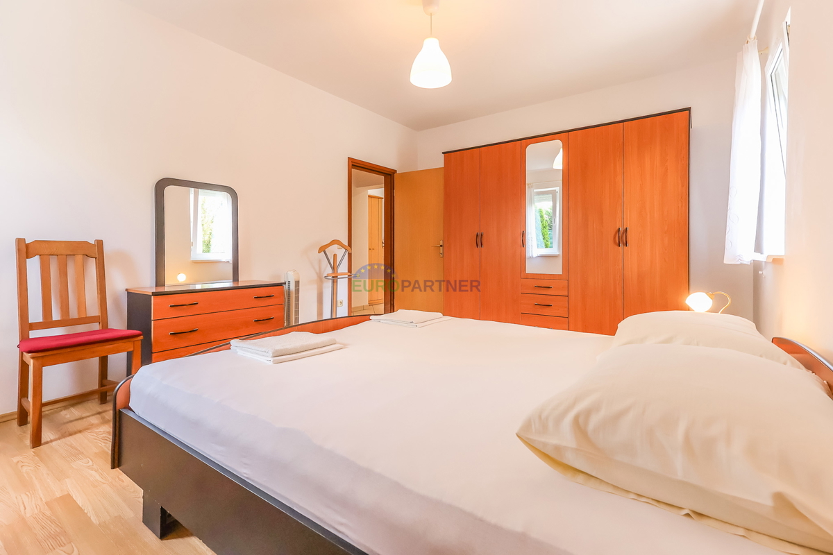 Samostojna hiša s štirimi stanovanji, Funtana