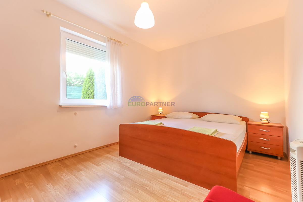 Samostojna hiša s štirimi stanovanji, Funtana