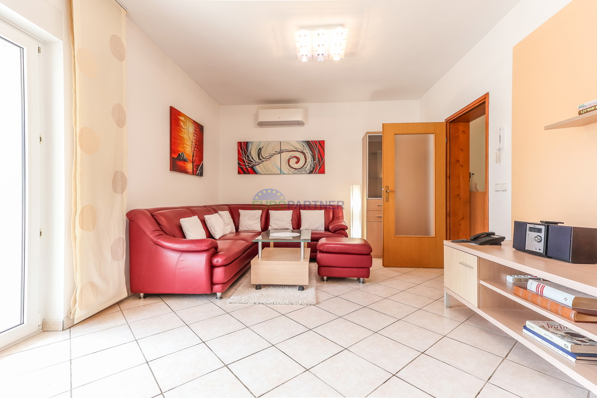 Samostojna hiša s štirimi stanovanji, Funtana