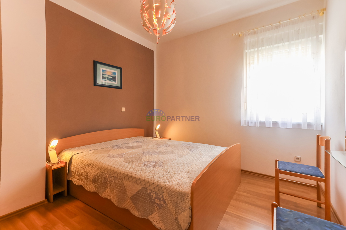 Samostojna hiša s štirimi stanovanji, Funtana