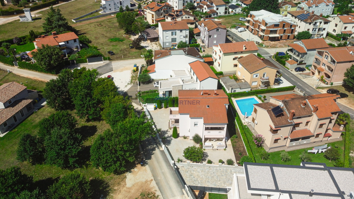 Samostojna hiša s štirimi stanovanji, Funtana