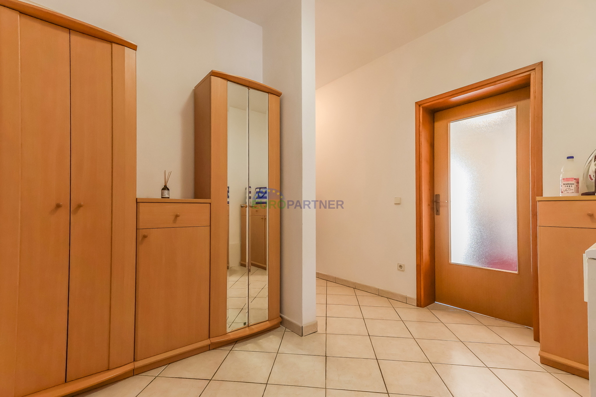 Samostojna hiša s štirimi stanovanji, Funtana